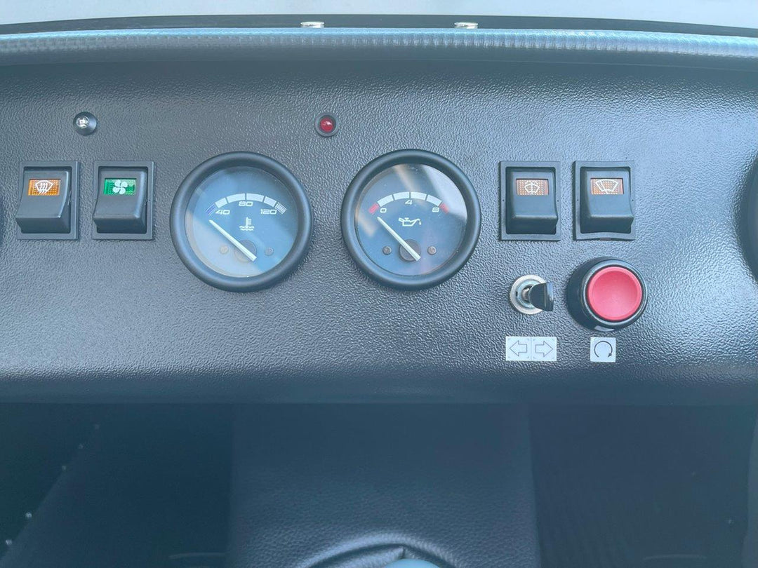 在庫即納 新車未登録 旧価格販売車両 ケータハム セブン170S アルミ