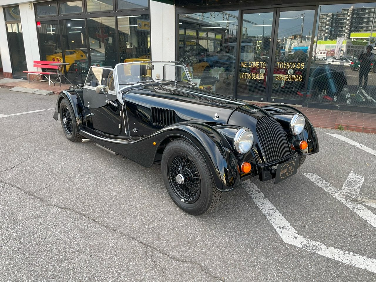 特選中古車 正規ディーラー車 MORGAN 4/4 (モーガン フォーフォー) スポーツブラック 498㎞