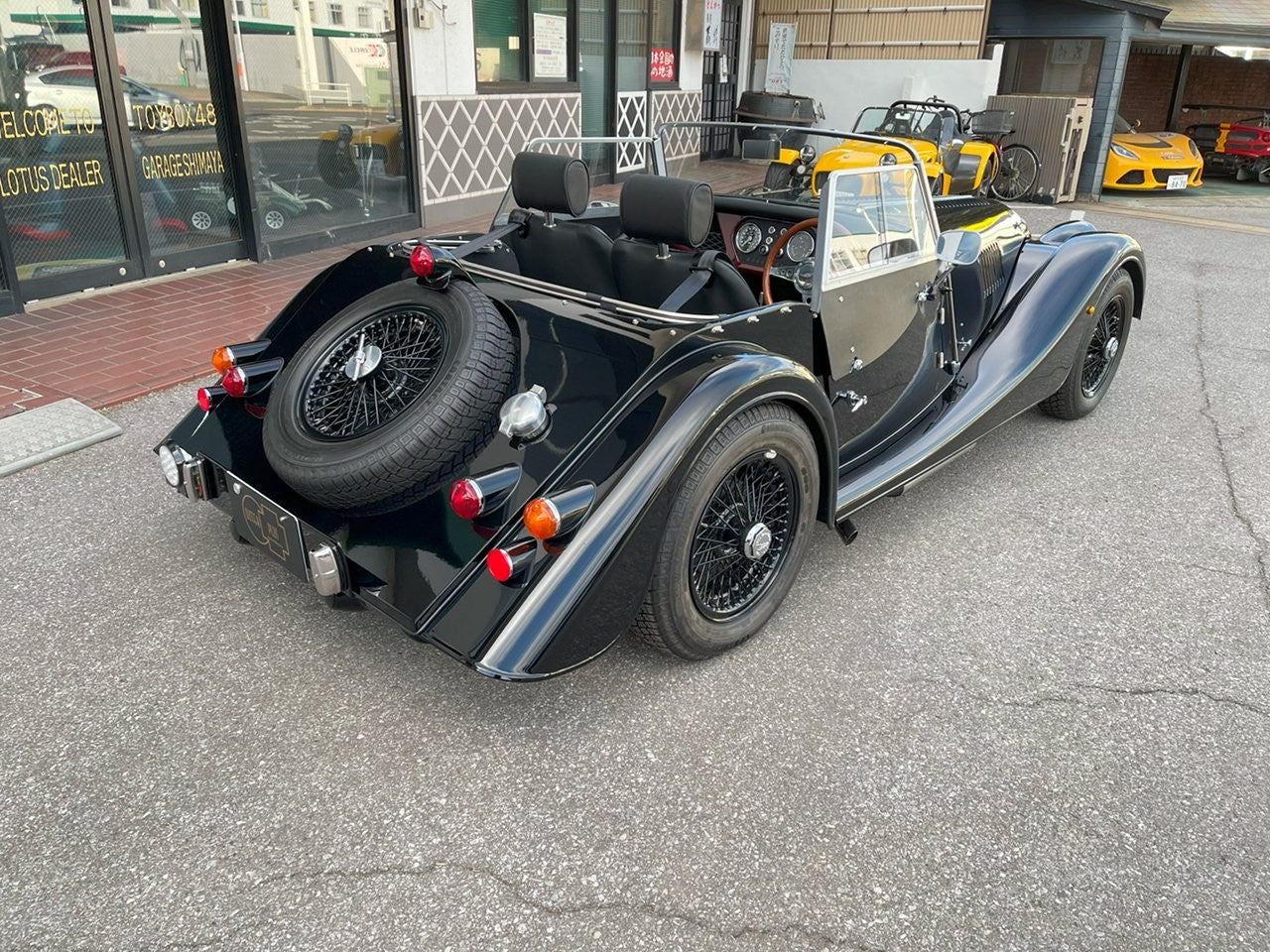 特選中古車 正規ディーラー車 MORGAN 4/4 (モーガン フォーフォー) スポーツブラック 498㎞