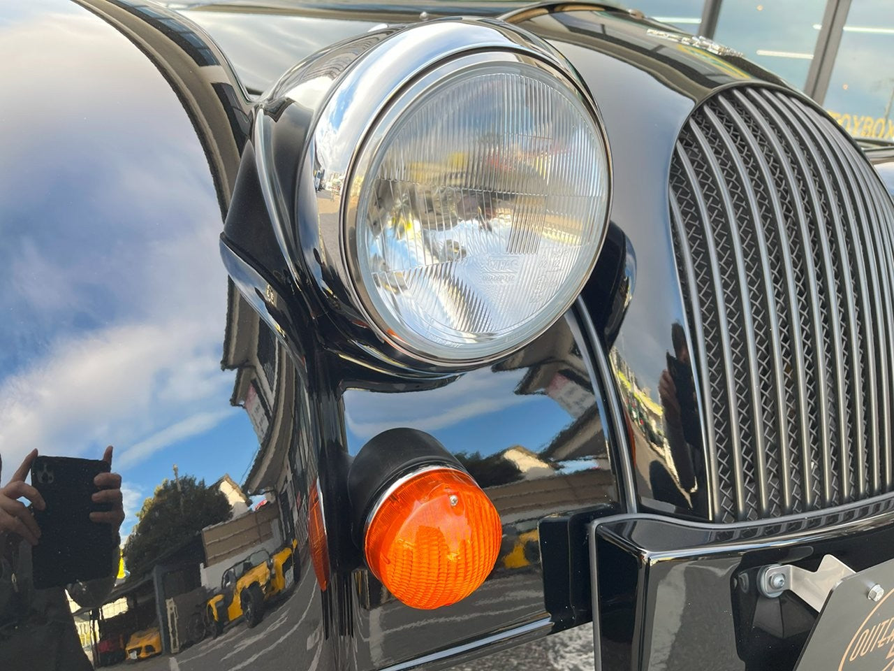 特選中古車 正規ディーラー車 MORGAN 4/4 (モーガン フォーフォー) スポーツブラック 498㎞