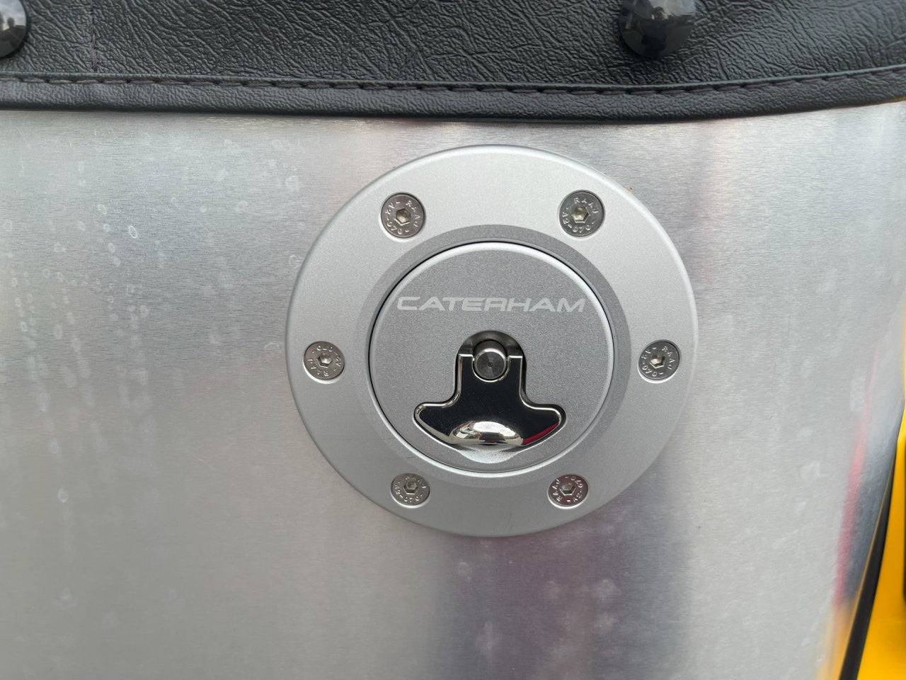 在庫即納　新車未登録　ケータハム セブン170S　アルミイエロー