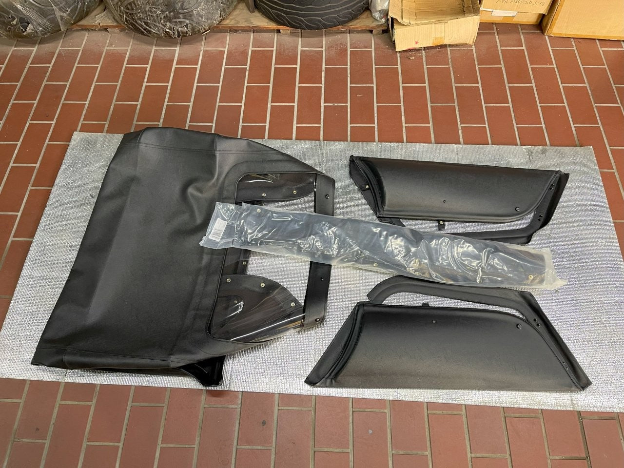 在庫即納　新車未登録　ケータハム セブン170S　アルミイエロー