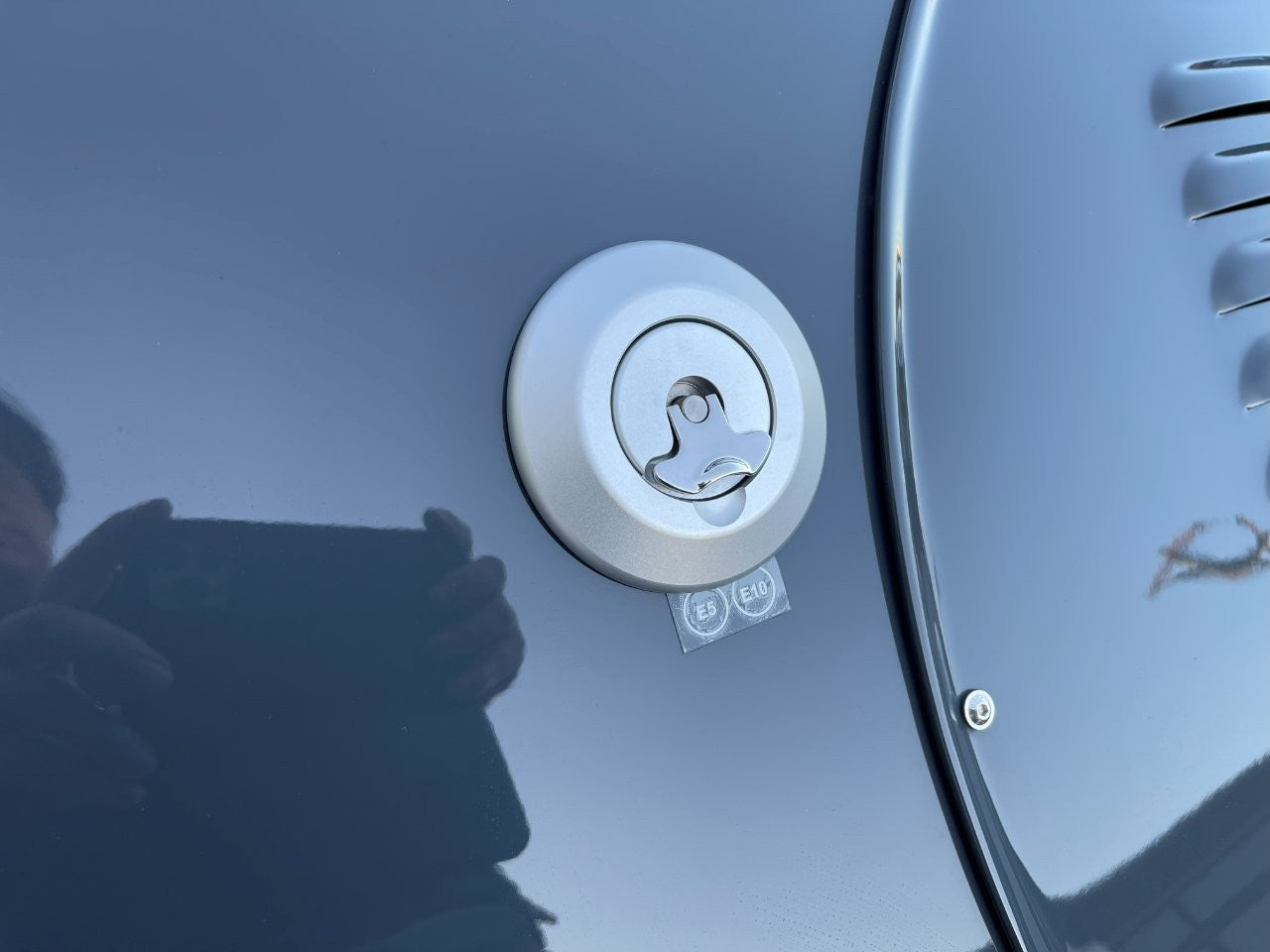 新古車 正規ディーラー車 MORGAN Plus Four AT (モーガン プラスフォー) クラシックグレー