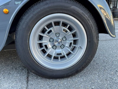 新古車 正規ディーラー車 MORGAN Plus Four AT (モーガン プラスフォー) クラシックグレー