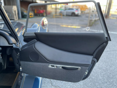 新古車 正規ディーラー車 MORGAN Plus Four AT (モーガン プラスフォー) クラシックグレー