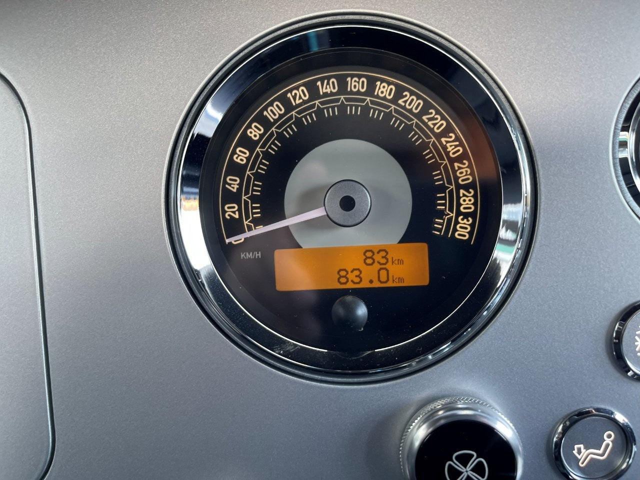 新古車 正規ディーラー車 MORGAN Plus Four AT (モーガン プラスフォー) クラシックグレー