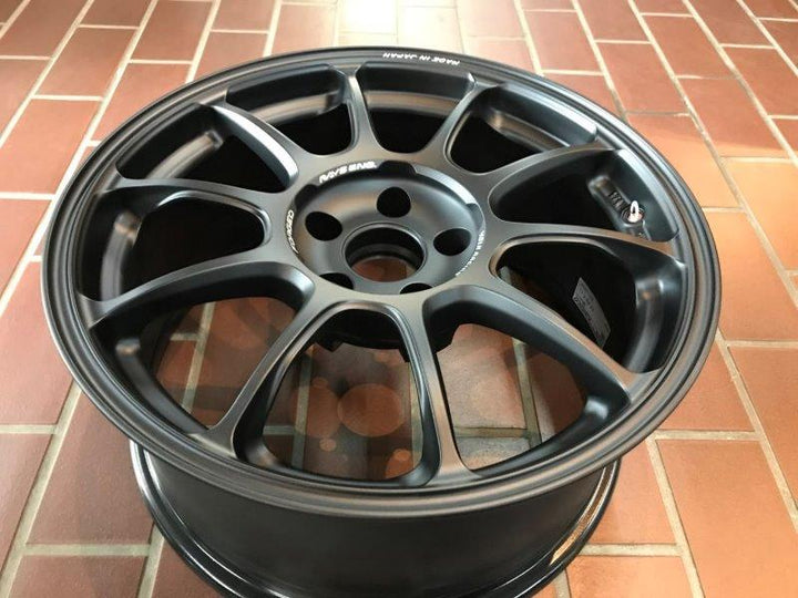 OUTERPLUS特注モデル RAYS ZE40鍛造アルミホイール ロータス V6エキシージ用 – OUTERPLUS STORE