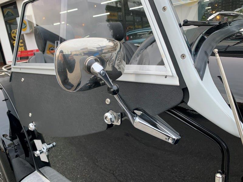 新車未登録 正規ディーラー車 MORGAN 4/4 (モーガン フォーフォー) スポーツブラック NO.20