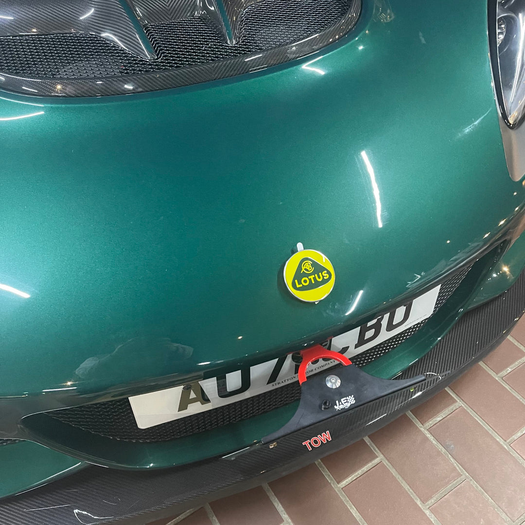 LOTUS ロータス エミーラ ノーズバッジ グリーン・イエロー 72mm